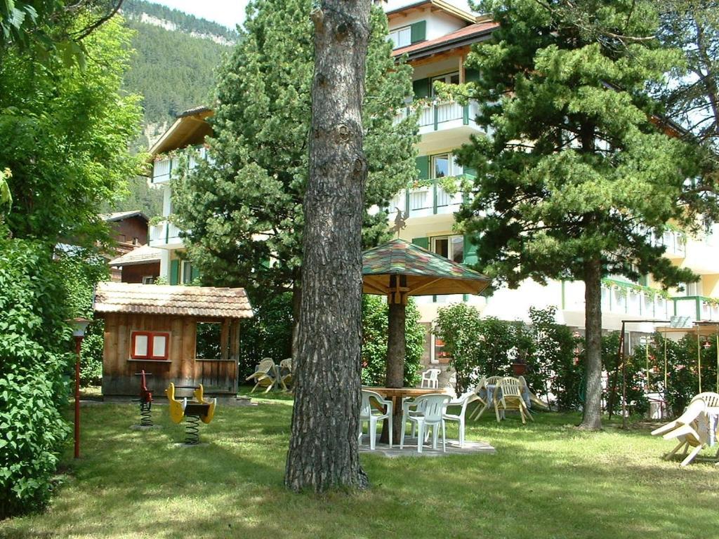 Hotel Montana Pozza di Fassa Exterior foto