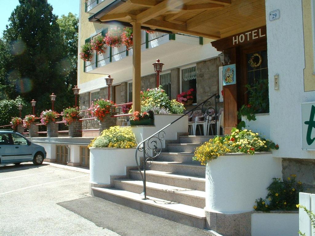 Hotel Montana Pozza di Fassa Exterior foto